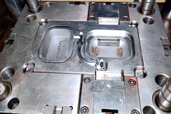 plastic injection mold