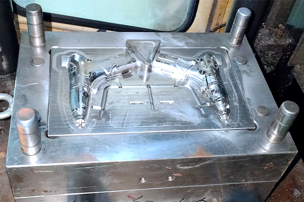 plastic injection mold